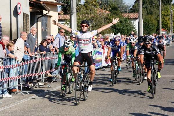 Minali vince il 95° Circuito Alzanese (Foto Pisoni)
