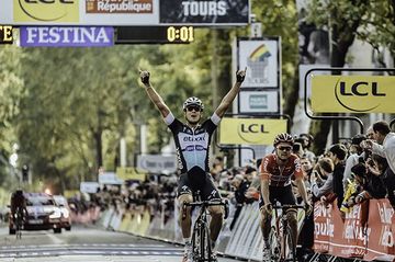 Matteo Trentin vince la 119^ Parigi-Tours (Credit A.S.O.)