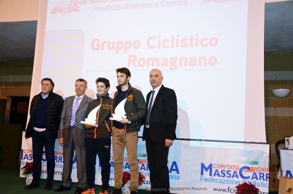 Juniores Savini e Mori premiazione Festa Ciclismo Massa Carrara