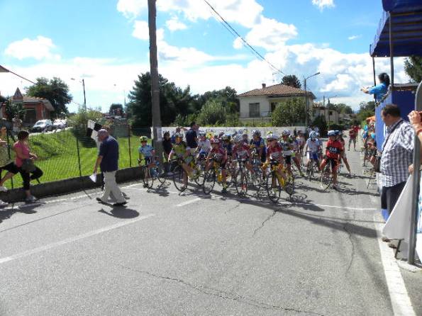 Partenza di una gara a Castelletto Ticino (Foto Nastasi)