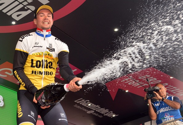 Giro D'Italia 2016-Roglic brindisi vittoria (Ansa)