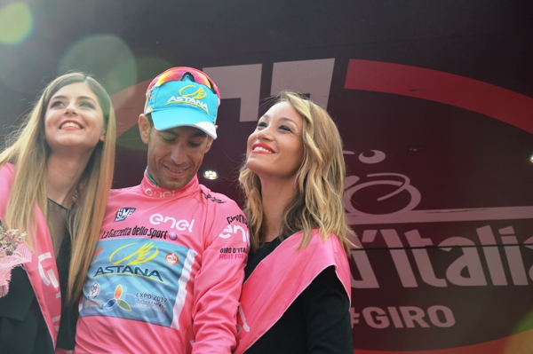Vincenzo Nibali in maglia rosa finale a Torino (Foto Mule)
