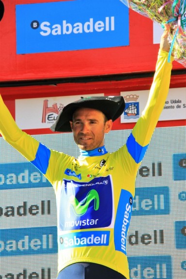 Valverde podio maglia gialla (Foto Jean Claude Faucher)