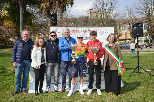 Angera (Varese) – 57° Varese – Angera, categoria Allievi : Netto successo allo sprint del brianzolo Riccardo Dalola (Team Senaghese-Guerrini)  su Andrea Segato (Bustese Olonia) – Fotoservizio di Carlo Vai