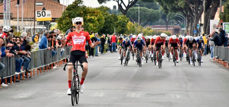 Massa – Juniores “Memorial Ennio Bongiorni” : Vince Andrea Tarallo (Team Vangi); Nicola Cerame (Neri Sottoli-Lucchini Energy) ai piedi del podio