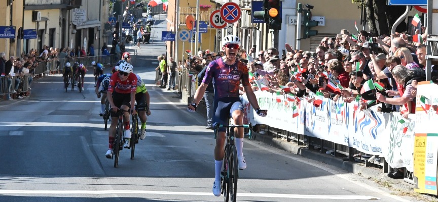 Turano di Massa (Massa Carrara) – Juniores : Gugnino vince il Liberazione di Massa.Andrea Zanini, grande protagonista con Zoco (Bustese Olonia) e Ferrari (Pool Cantù-GB Junior)