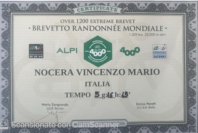 Parabiago (Milano) – Vincenzo Nocera firma un’Impresa di Altri Tempi e issa a 22.000 metri di quota la maglia della S.C. Libero Ferrario