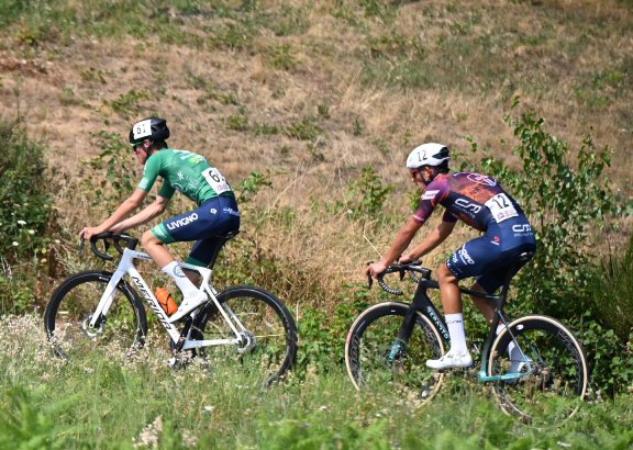 Piasco(Cuneo) – Ciclismo Juniores ; Riccardo Vesco (Guerrini-Senaghese) al fotofinish su Gugnino (UC Piasco) e Jedrysek (SC Fagnano Nuova)