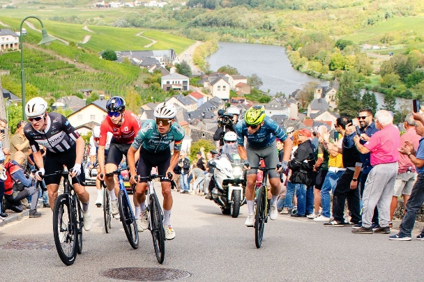 Junglister (Lussemburgo) – Marijn van del Berg (Nl-EF Education Easy Post) vince la 3° tappa e balza al comando della “Generale”