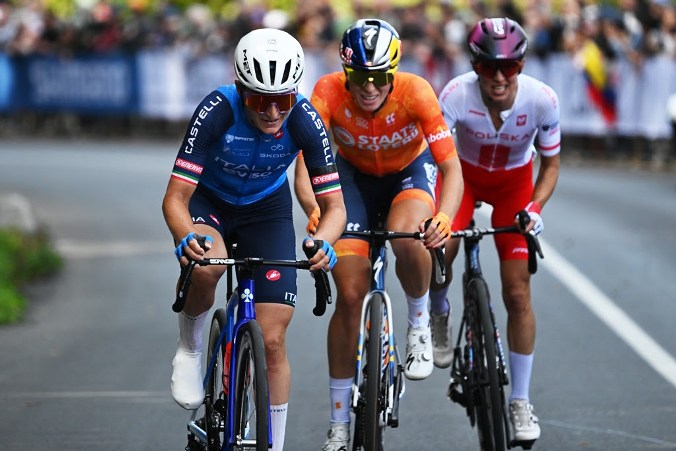 Montreal (Canada) – Elisa Longo Borghini sul terzo gradino del podio nella gara in linea preceduta dalla polacca Niewiadoma e dall’olandese Vollering neo Campionessa del Mondo